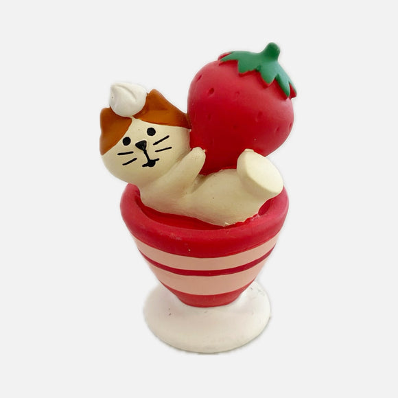 Strawberry Dessert Cat Decole Concombre
