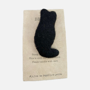 Felt brooch - cat body